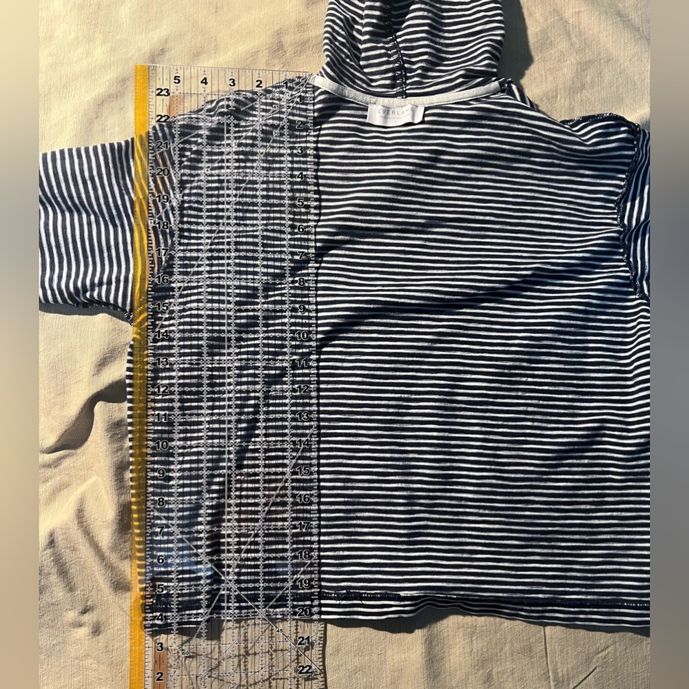 Everlane box-cut long-sleeved shirt with hood - Picture 6 of 12